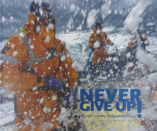 Never give up! — boekomslag