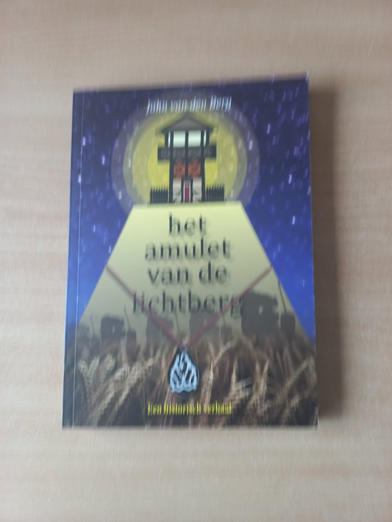 Het amulet van de lichtberg — boekomslag