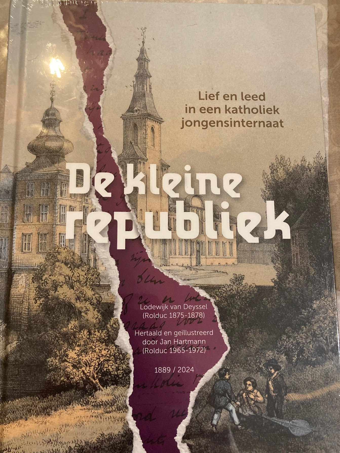 De kleine republiek - lief en leed in een katholiek jongensinternaat
