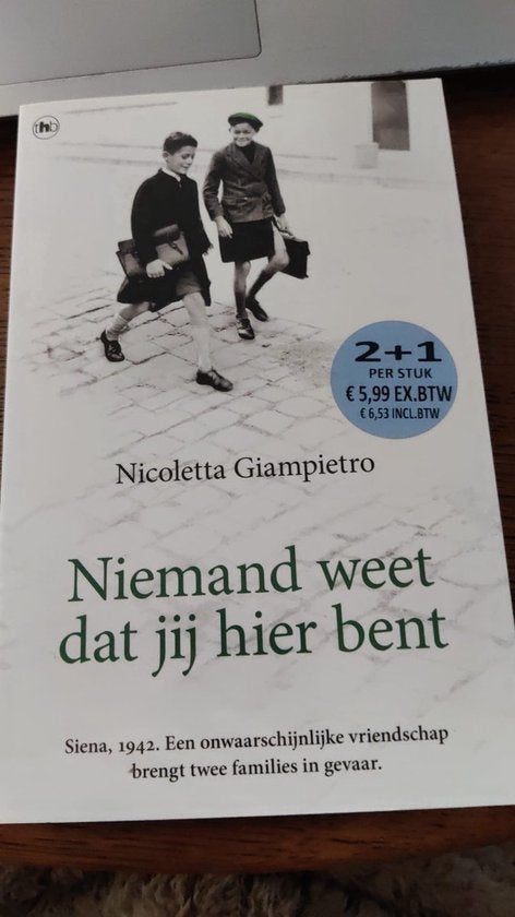 Niemand weet dat jij hier bent — boekomslag
